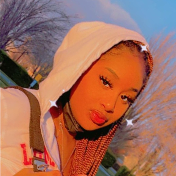 Meet your Posher, Ayanna - Picture 1 of 1